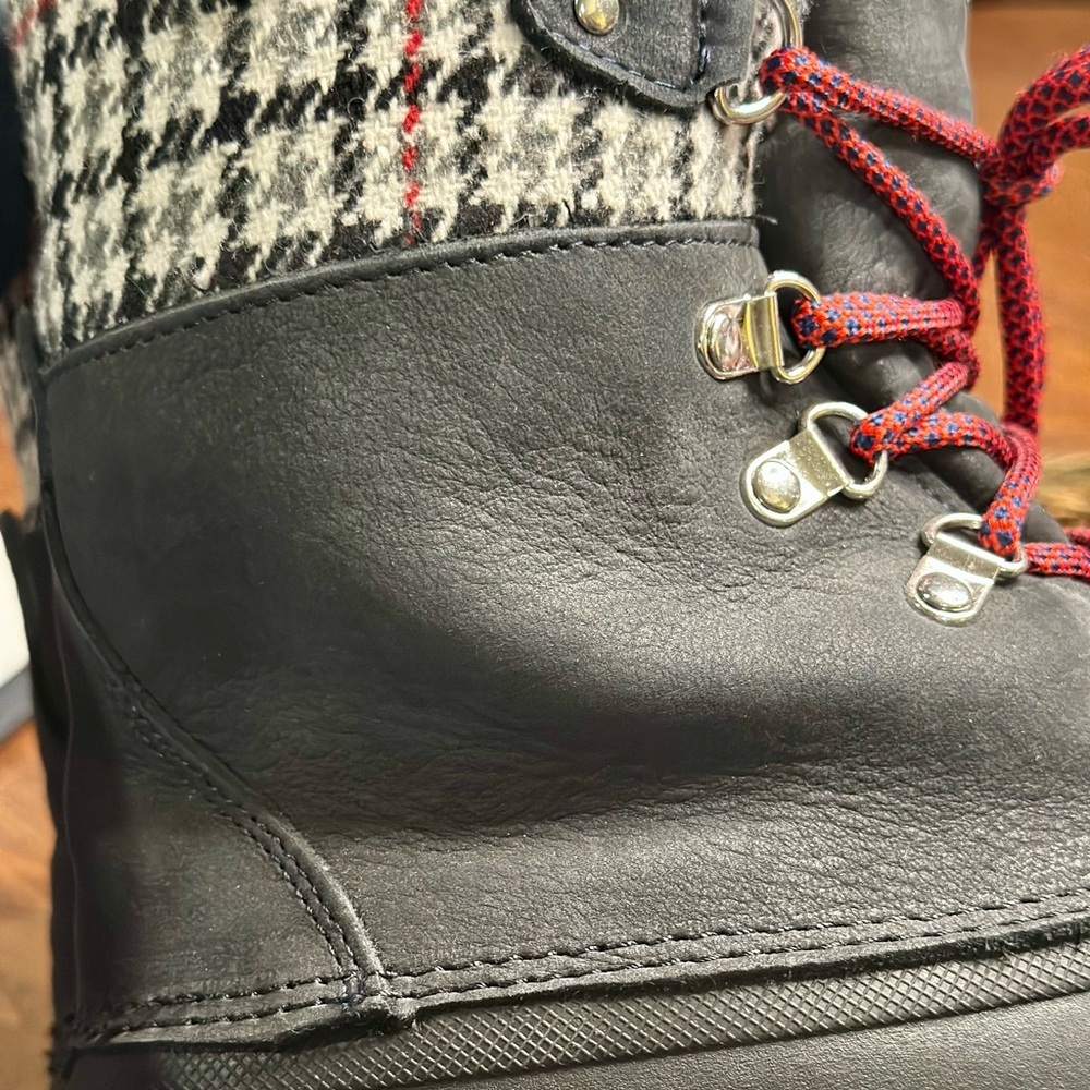 J Crew 2019 Holiday Perfect Winter Black Waterproof Red Houndstooth Boots - Picture 7 of 13